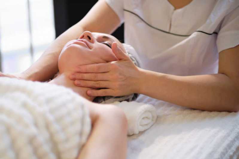 Clínica Especializada em Massagem Redutora Jardim Novo Horizonte - Massagem nas Costas